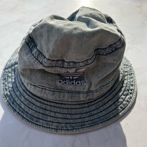 Denim Adidas bucket hat